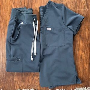 XSP Dark Harbor Figs Scrub Set